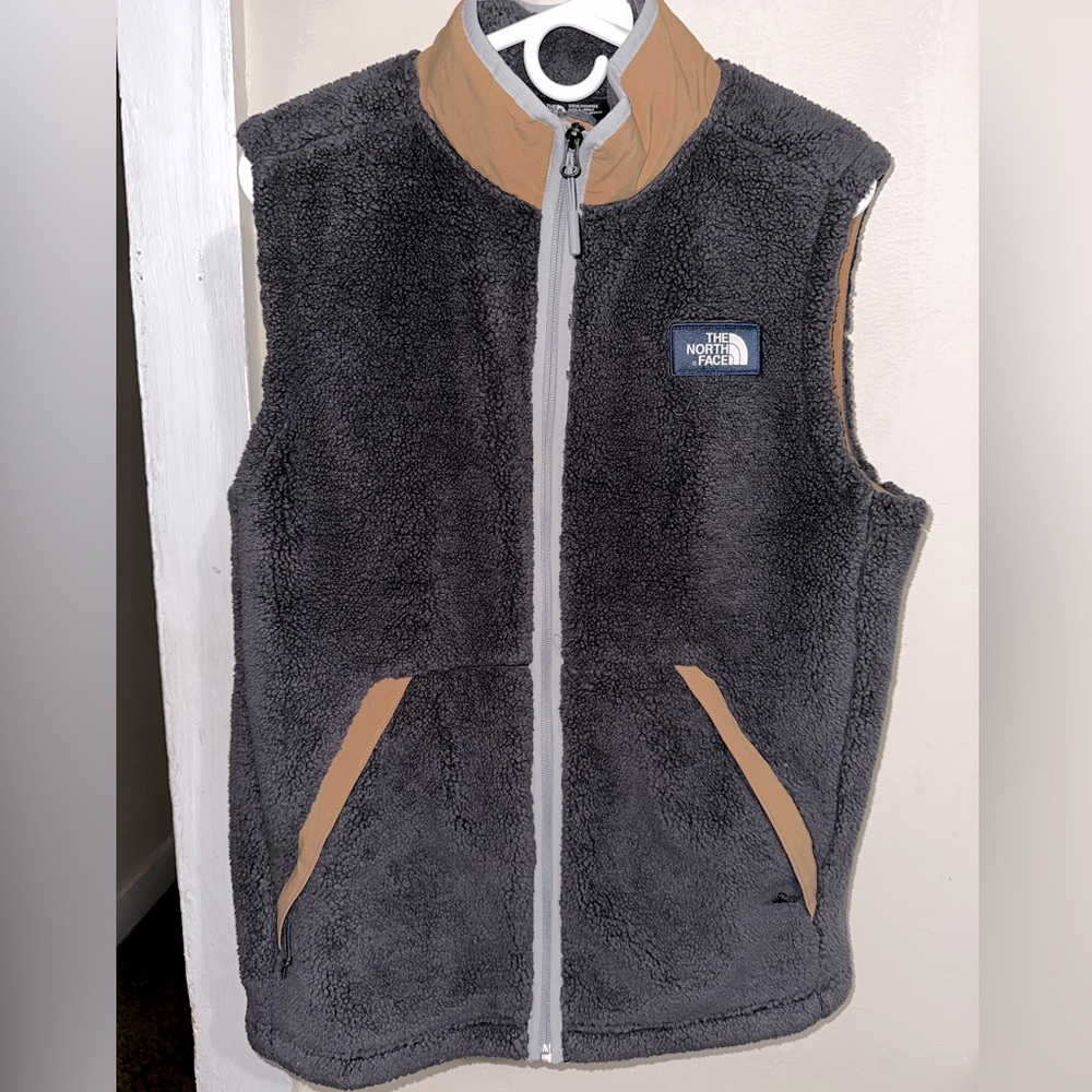 Men’s North Face Campshire Vest - NWOT - Size M